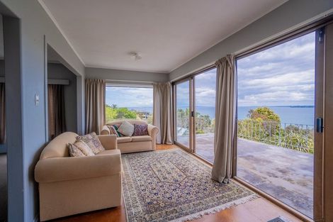 Photo of property in 31 Roberts Road, Matakatia, Whangaparaoa, 0930