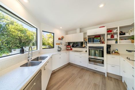 Photo of property in 50 Molyneux Close, Whitby, Porirua, 5024