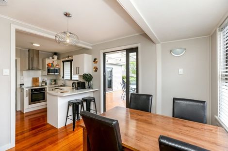Photo of property in 15 Tainui Street, Welbourn, New Plymouth, 4312