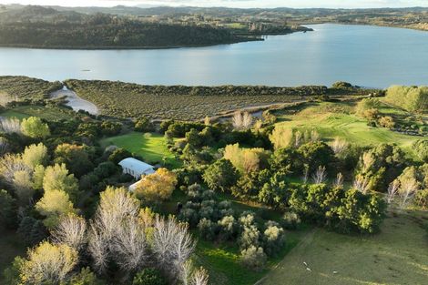 Photo of property in 257 Metcalfe Road, Matakohe, 0593