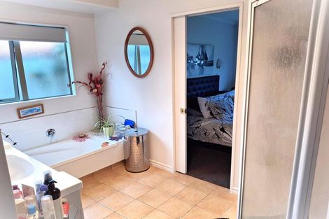 Photo of property in 32 Katerini Grove, Papamoa Beach, Papamoa, 3118