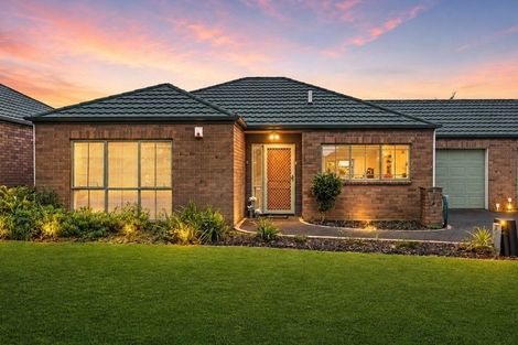 Photo of property in 6 Craiburn Street, Ranui, Auckland, 0612