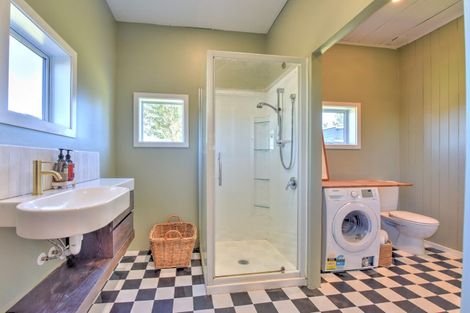 Photo of property in 9 Essex Street, Mossburn, 9792