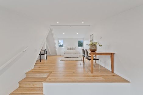 Photo of property in 94 Kowhai Road, Campbells Bay, Auckland, 0630