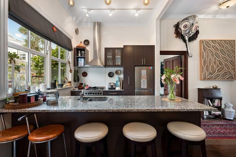 Photo of property in 6 Prince Street, Mount Victoria, Wellington, 6011