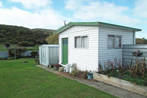 Photo of property in 105 Beach Road, Awamoa, Oamaru, 9495