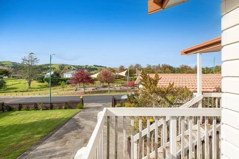 Photo of property in 34 Cabeleigh Drive, Helensville, 0800