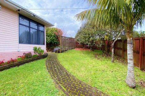 Photo of property in 4 Alma Street, Te Atatu South, Auckland, 0610