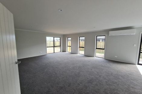 Photo of property in 40 Whatumairangi Way, Owhata, Rotorua, 3010