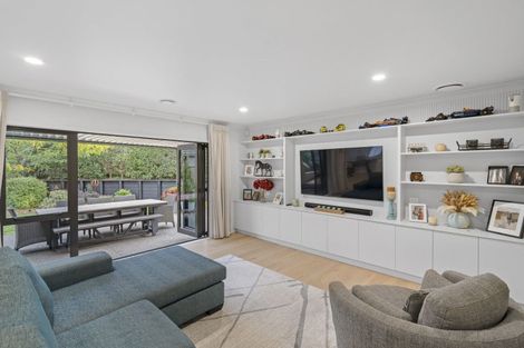 Photo of property in 9 Ellivani Rise, Pukekohe, 2120