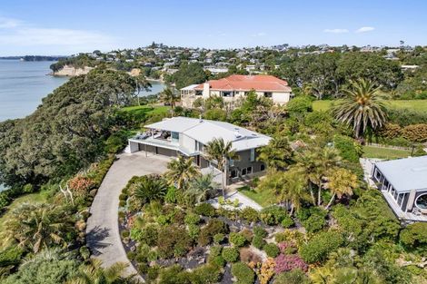 Photo of property in 33 Chelverton Terrace, Red Beach, 0932