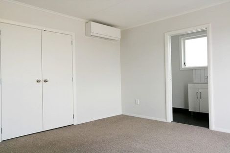 Photo of property in 2 Marie Crescent, Te Atatu South, Auckland, 0610