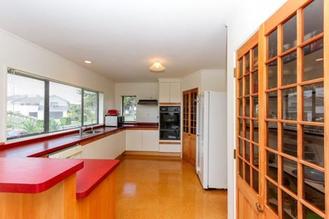 Photo of property in 4 Ash Place, Whalers Gate, New Plymouth, 4310