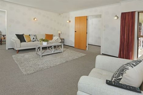 Photo of property in 10 Muscat Place, Henderson, Auckland, 0612