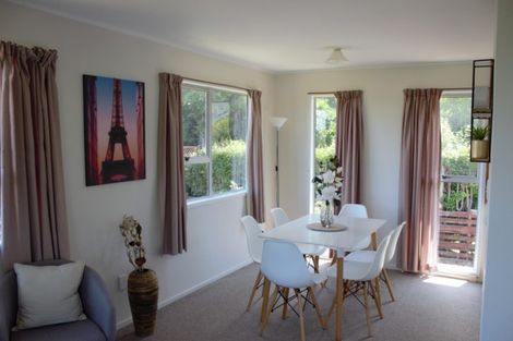 Photo of property in 2/230 Glamorgan Drive, Northcross, Auckland, 0630