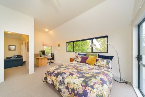 Photo of property in 135 Summerhill Drive, Fitzherbert, Palmerston North, 4410
