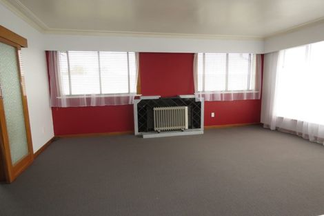 Photo of property in 33 Savoy Road, Glen Eden, Auckland, 0602