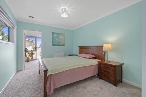 Photo of property in 1/29 Gloria Avenue, Te Atatu Peninsula, Auckland, 0610