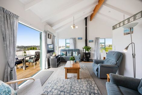 Photo of property in 16 Tamatea Drive, Snells Beach, 0920