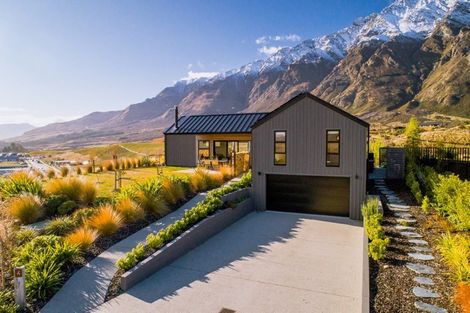 Photo of property in 4 Wanderer Lane, Jacks Point, Queenstown, 9371