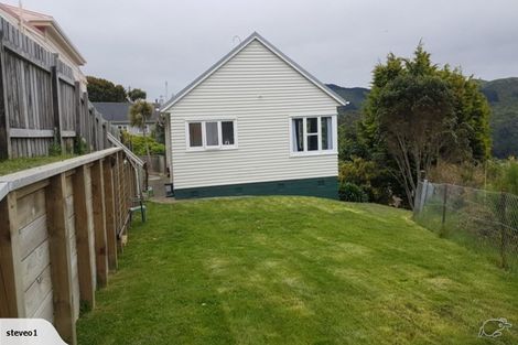 Photo of property in 54 Military Road, Northland, Wellington, 6012