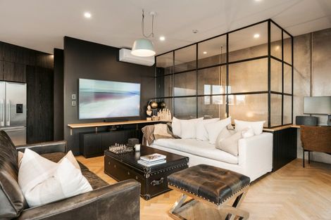 Photo of property in 212 Marine Parade, Mount Maunganui, 3116