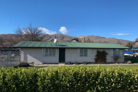 Photo of property in 2 Kirtle Place, Cromwell, 9310