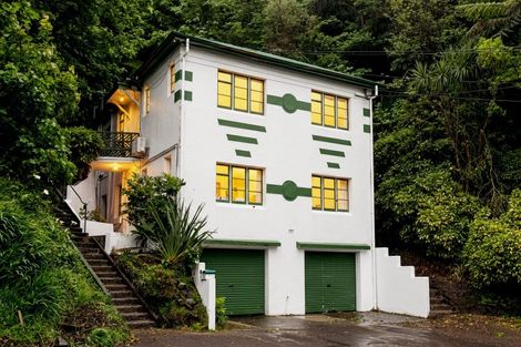 Photo of property in 79 Garden Road, Northland, Wellington, 6012