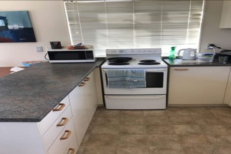 Photo of property in 4/4a Marine Parade, Mount Maunganui, 3116