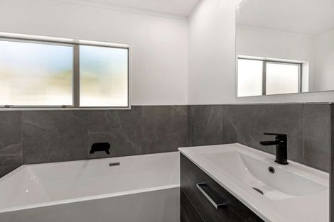 Photo of property in 354 Royal Road, Massey, Auckland, 0614