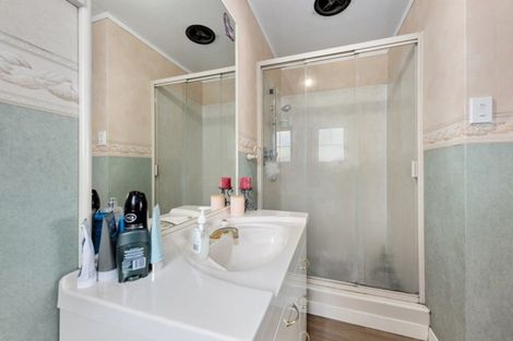 Photo of property in 20 Montana Road, Totara Park, Upper Hutt, 5018