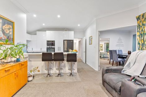 Photo of property in 3 Hobie Court, West Harbour, Auckland, 0618