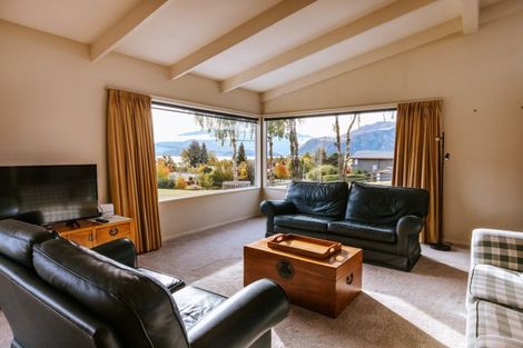 Photo of property in 3 Beech Street, Wanaka, 9305