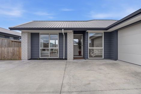 Photo of property in 221 Te Okuroa Drive, Papamoa, 3118