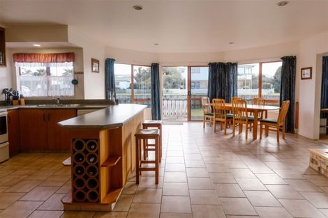 Photo of property in 16 Halligan Road, Whitianga, 3510