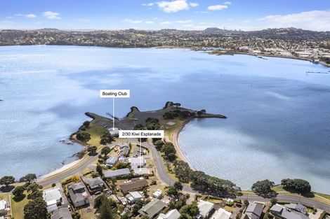 Photo of property in 2/30 Kiwi Esplanade, Mangere Bridge, Auckland, 2022
