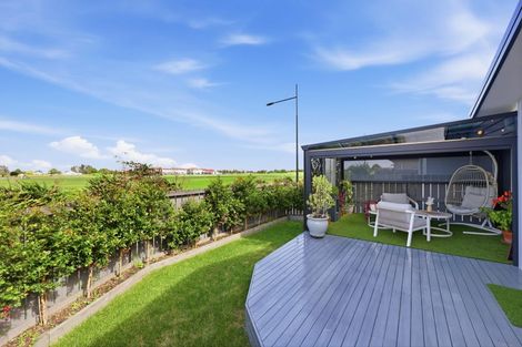 Photo of property in 2 Kutukutu Street, Takanini, 2112