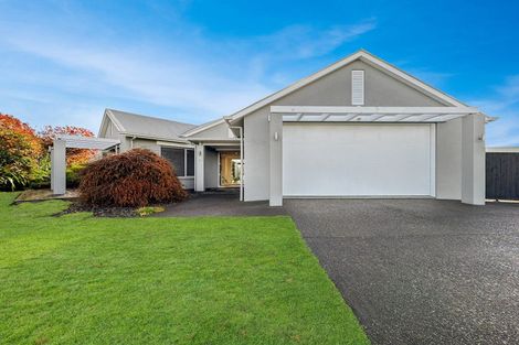 Photo of property in 26 Montgomery Crescent, Kinloch, Taupo, 3377
