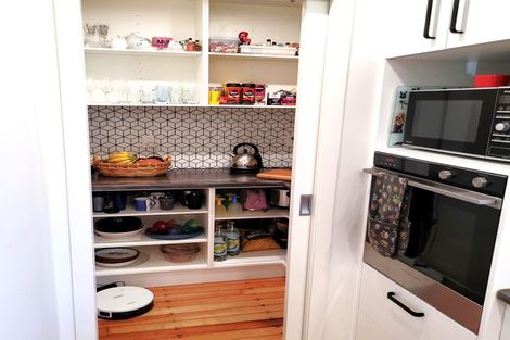 Photo of property in 4 Ponderosa Grove, Maoribank, Upper Hutt, 5018