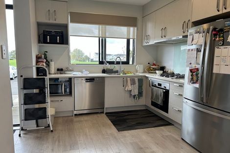 Photo of property in 43 Te Aparangi Road, Papakura, 2110