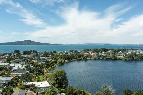 Photo of property in 10/90 Kitchener Road, Milford, Auckland, 0620