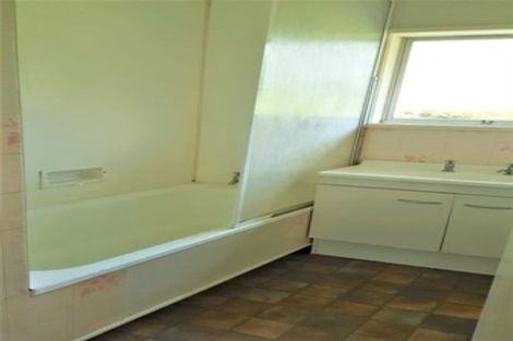 Photo of property in 3/53 Onewa Road, Northcote, Auckland, 0627