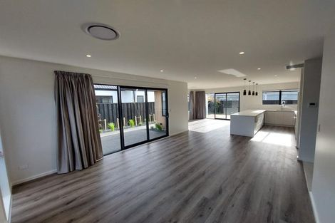 Photo of property in 17 Quarters Place, Halswell, Christchurch, 8025