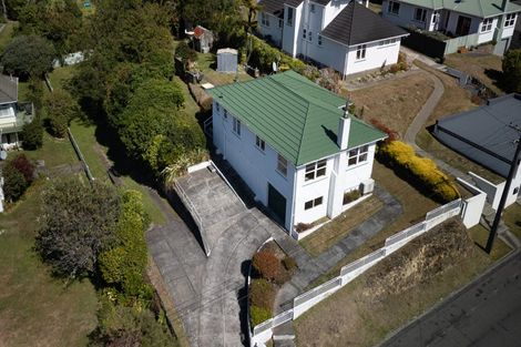 Photo of property in 27 Larsen Crescent, Tawa, Wellington, 5028