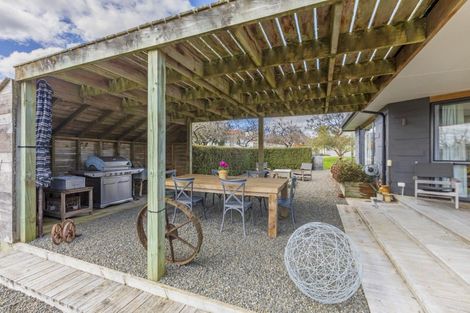 Photo of property in 14 Brooker Place, Waipukurau, 4200