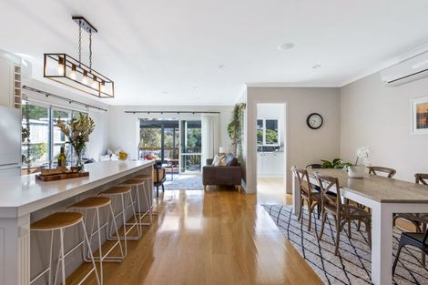 Photo of property in 9 Taraire Place, Orewa, 0931