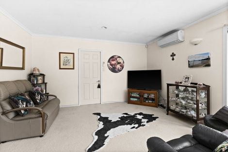 Photo of property in 2/38 Avondale Road, Taradale, Napier, 4112