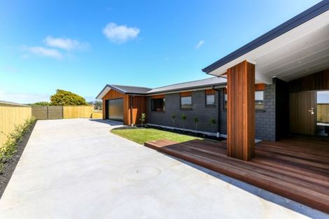 Photo of property in 4 Oliver O'leary Way, Westown, New Plymouth, 4310