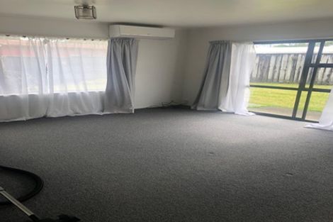 Photo of property in 2/35 Buscomb Avenue, Henderson, Auckland, 0610