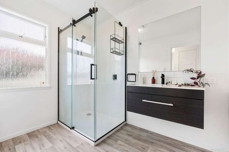 Photo of property in 52o Pilkington Road, Panmure, Auckland, 1072